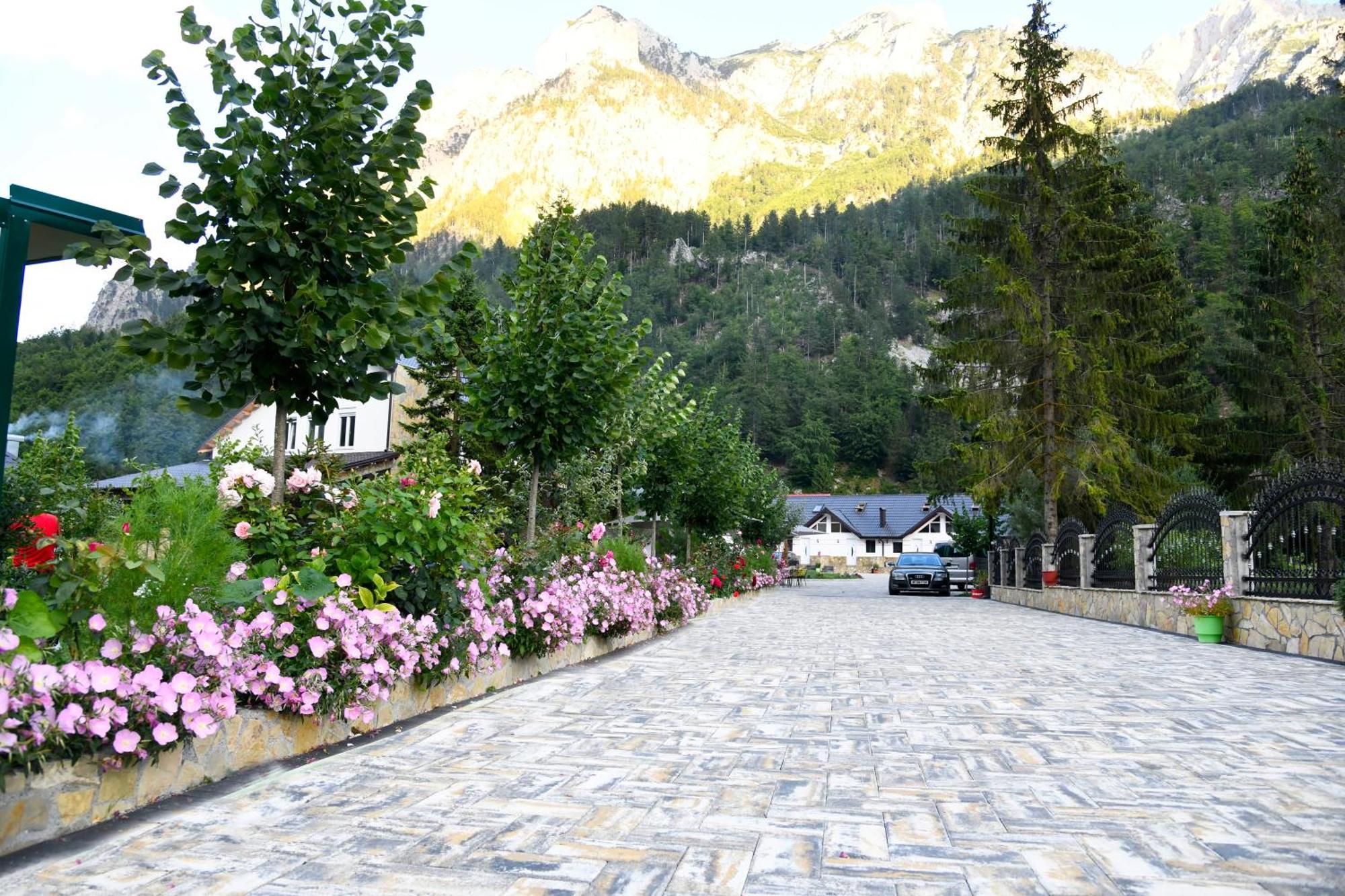 Breezy Hotel Valbone Exterior foto