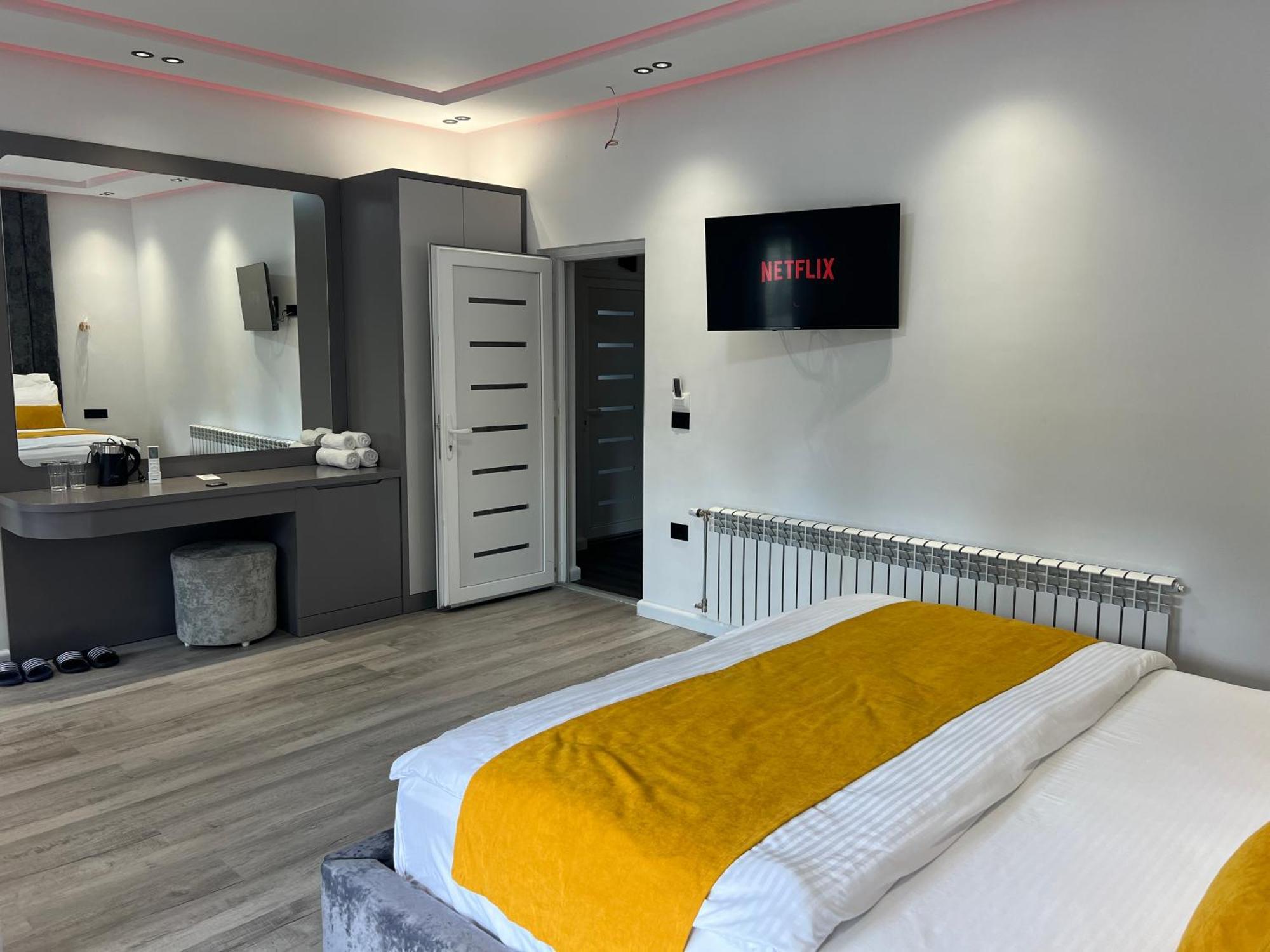 Breezy Hotel Valbone Exterior foto
